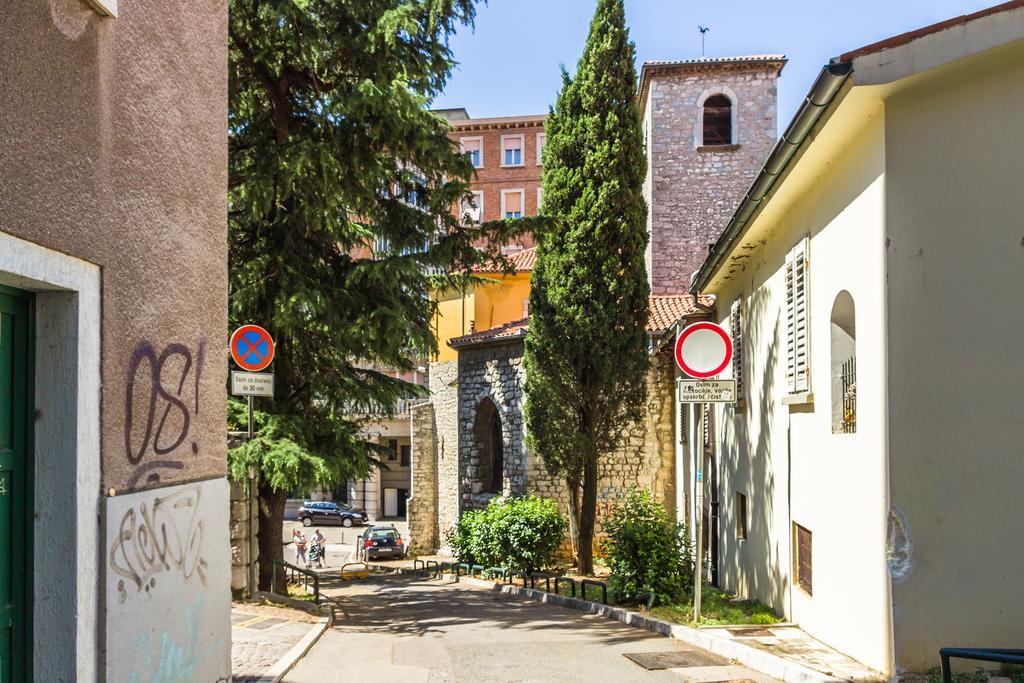 Apartment Mia Rijeka Exterior photo